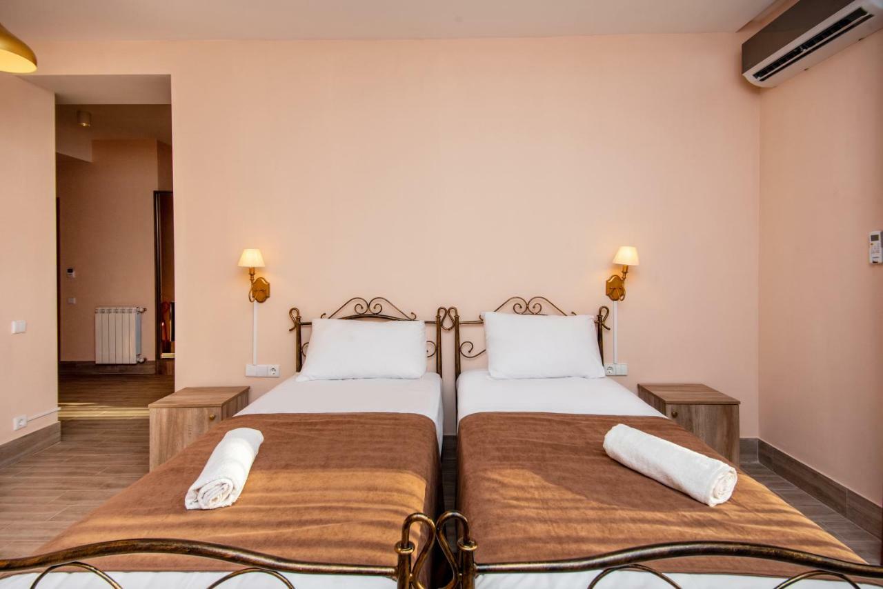 טביליסי Tonusi Luxe Hotel In The Historic City Center מראה חיצוני תמונה