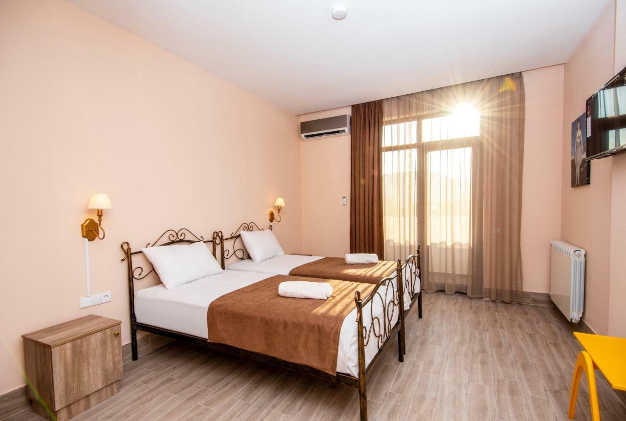טביליסי Tonusi Luxe Hotel In The Historic City Center מראה חיצוני תמונה